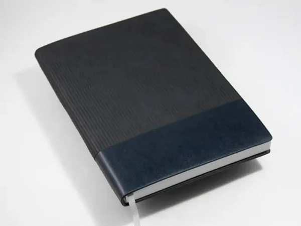 Libreta ENNS Personalizada con cubierta suave de PU y 112 hojas rayadas para planificación. Negra