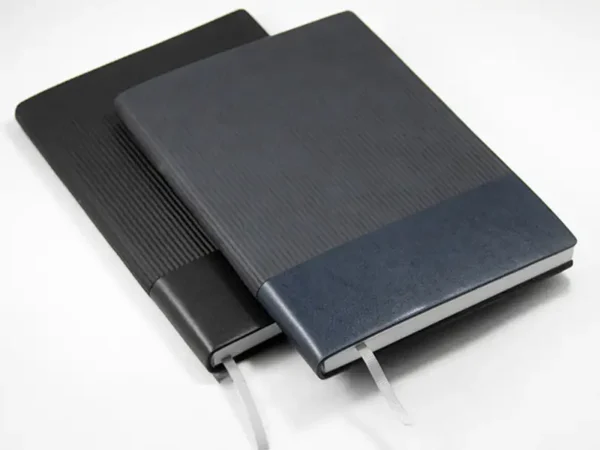 Libreta ENNS Personalizada con cubierta suave de PU y 112 hojas rayadas para planificación. Colores disponibles