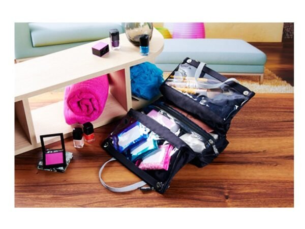 Cosmetiquera Stella de poliéster con 3 compartimentos internos y cierres de seguridad para organización en viajes Dot Factory