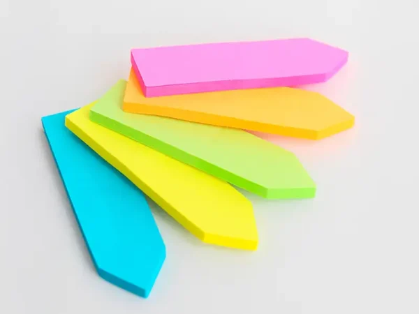 Set ecológico de notas adhesivas con cubierta rígida de cartón y banderitas de colores para escritorio Dot Factory