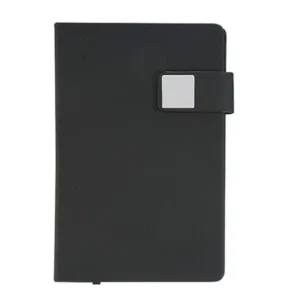 Libreta Sevilla, negra con cierre magnético y placa para personalizar (vista frontal)