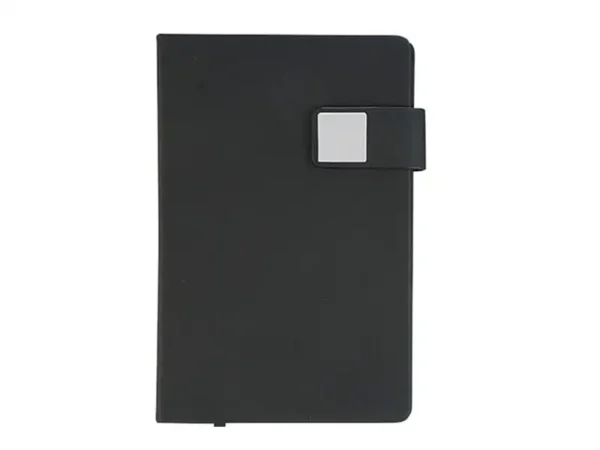 Libreta Sevilla, negra con cierre magnético y placa para personalizar (vista frontal)
