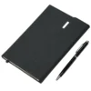 Set Estambul negro con libreta y bolígrafo, vista frontal, set corporativo personalizado con logotipo Foto de costado