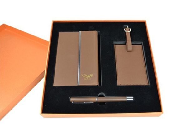 Set Palermo ejecutivo con libreta de filo metálico bolígrafo identificador de maletas y estuche de regalo