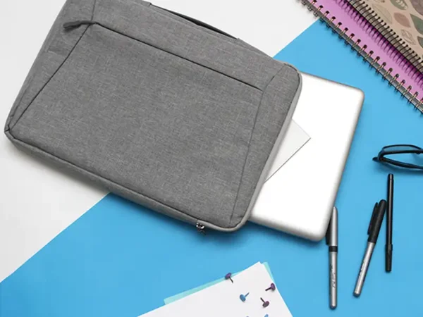 Porta Laptop Leggiuno en Poliéster - Ideal para Transportar con Seguridad - Dot Factory