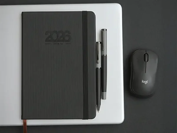 Agenda Diaria Giordano 2026 - Set con Pluma y Caja de Regalo - Dot Factory