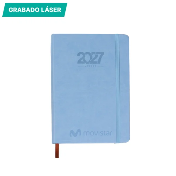 Agenda Diaria Falun de curpiel color negro con resorte sujetador, bolígrafo incluido y caja de cartón individual
