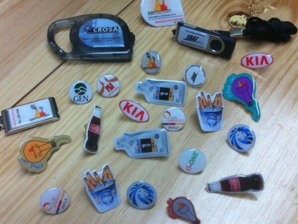 Etiquetas en gota de resina con efecto 3D brillante y doming, calcomanías personalizadas de poliuretano para interiores, distintivos resinados con impresión a todo color.