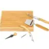 Set Tremat para quesos y vino en estuche de madera de bambú barnizada con accesorios para sector inmobiliario. Foto con los utencilios completos