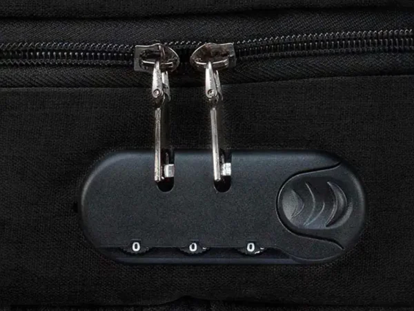 Backpack Lebron de nylon waterproof negro con salida USB, candado de seguridad y sistema trolley. Detalles