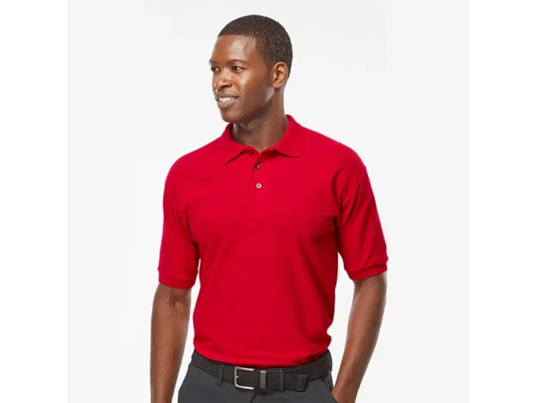 PLAYERAS TIPO POLO de piqué 100% algodón ring spun de 230 gr con cuello tejido y 3 botones para uniformes corporativos.