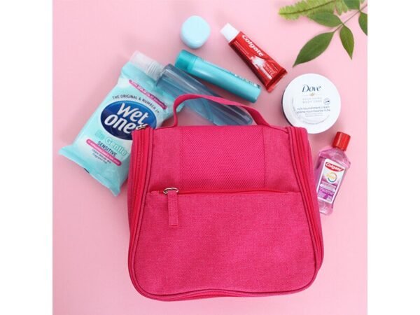 Bolsa Strano multiusos de poliéster con gancho metálico y compartimentos de malla, organizador de viaje personalizado para kits corporativos y ejecutivos.