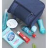 Bolsa Strano multiusos de poliéster con gancho metálico y compartimentos de malla, organizador de viaje personalizado para kits corporativos y ejecutivos.