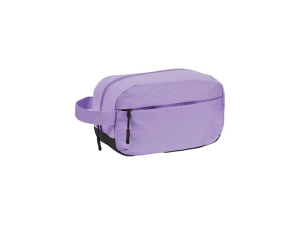 Bolsa tipo neceser Huambo de material Ripstop resistente en colores azul marino beige gris y lila para regalos corporativos de viaje. Color morado