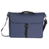 Porta Laptop Allaire de curpiel con compartimento para laptop hasta 18”, correa ajustable con cojín y broche metálico, en colores azul, beige, negro y verde militar