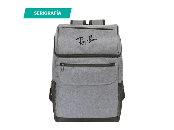 Detalle de bolsillo frontal con cremallera en Hielera Moree, mochila hielera corporativa personalizada. Muestra de impresión