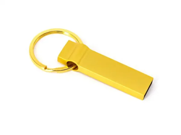Memoria Usb Platinum metálica tipo llavero con aro integrado disponible en 8GB, 16GB, 32GB y 64GB.