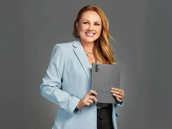 Agenda Ejecutiva Clasica 2026 - Organizador Semanal y Planeador - Dot Factory