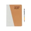 Agenda Diaria Cameri en curpiel bi-tono con bolígrafo de bambú y caja de regalo individual, vista frontal
