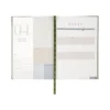 Agenda Diaria Clásica 2027 en curpiel con cubierta lisa y caja individual, formato 14 x 21 cm para empresas