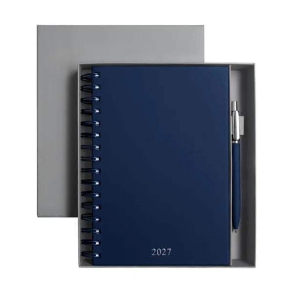 AGENDA DIARIA LETTE 2027 de curpiel con espiral metálico, bolígrafo metálico y caja tipo regalo incluidos, formato 14.5 x 21 cm