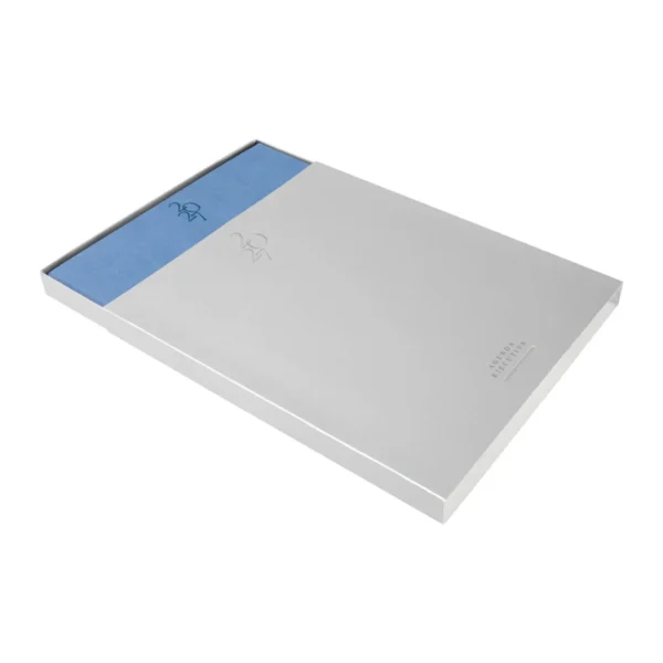 Agenda Ejecutiva Clásica 2027 de tapa en curpiel con área de impresión de 16 x 15 cm, formato 20.5 x 23.5 cm, con caja individual