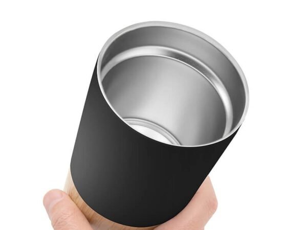 Mug Termico Nordico de acero inoxidable con detalles de bambú 600ml, termo doble pared al vacío con sistema antiderrame para fuerza de ventas, vaso térmico premium en caja Kraft.