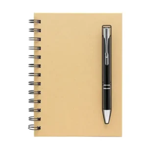 Set De Libreta Y Boligrafo Magic con sistema de sujeción por imán y acabado en cartón Kraft natural.