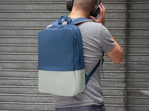 Mochila Meridian de poliéster 600D urbana con compartimento acolchado para notebook de 15 pulgadas y diseño slim de 11 litros Dot Factory