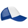 Gorra Trucker de 5 gajos en poliéster con panel trasero de malla y broche ajustable, con área de marcaje frontal de 10 x 4 cm