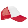 Gorra Trucker de 5 gajos en poliéster con panel trasero de malla y broche ajustable, con área de marcaje frontal de 10 x 4 cm