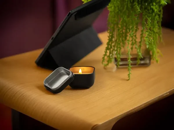 Vela Heiwa Para Regalo con Aroma a Vainilla - Estuche de Metal - Dot Factory