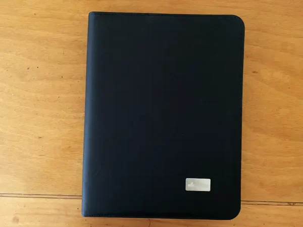 Carpeta Qana para Corporativos | Organización, Tecnología y Elegancia - Dot Factory