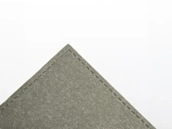 Cuaderno Glasgow ecológico con pasta dura de fibra vegetal y 80 hojas de papel reciclado. Detalle de portadas