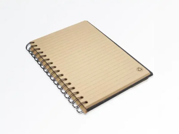 Cuaderno Glasgow ecológico con pasta dura de fibra vegetal y 80 hojas de papel reciclado. Interiores