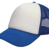 Gorra tipo trucker con frente de poliéster acolchado, malla de nylon transpirable y ajuste de plástico para personalización.