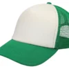 Gorra tipo trucker con frente de poliéster acolchado, malla de nylon transpirable y ajuste de plástico para personalización.