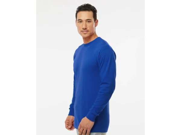 Playera Manga Larga Gold de 165 grs en algodón premium con puños reforzados, ideal para personal operativo y ferias comerciales.