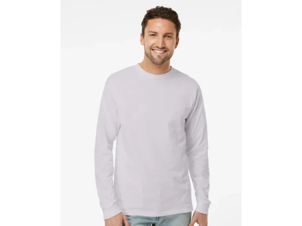 Playera Manga Larga Gold de 165 grs en algodón premium con puños reforzados, ideal para personal operativo y ferias comerciales.