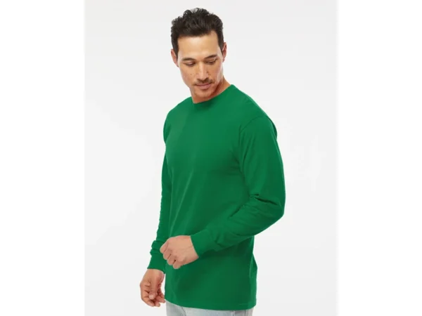 Playera Manga Larga Gold de 165 grs en algodón premium con puños reforzados, ideal para personal operativo y ferias comerciales.