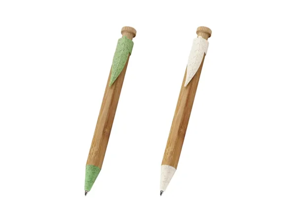 Bolígrafo de bambú Tudela con clip en forma de hoja y detalles en fibra de trigo para regalos empresariales en Querétaro.