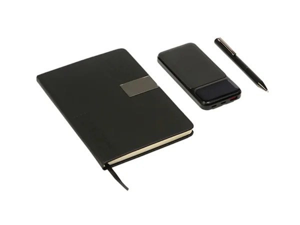 Set ejecutivo Danubio con libreta de 100 hojas, bolígrafo de acero inoxidable y power bank de 10,000 mAh para regalos corporativos de alta gama.