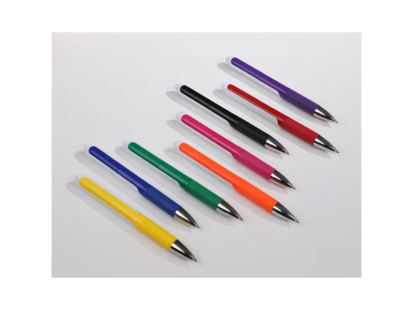 Bolígrafo de plástico Kord con mecanismo twist, agarre de goma y tinta azul para eventos corporativos en Querétaro.