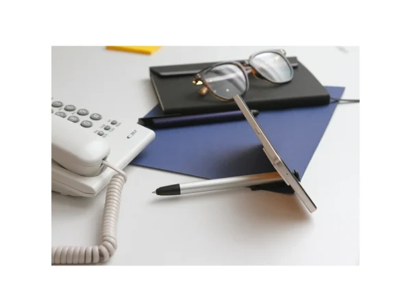 Bolígrafo Vansbro con puntero touch y soporte para celular integrado, ideal para kits de oficina en Querétaro.