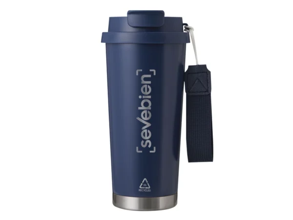 Mug térmico LUNGO de acero reciclado 500ml con tapa 2 en 1, popote, correa de poliéster y caja de regalo Kraft.