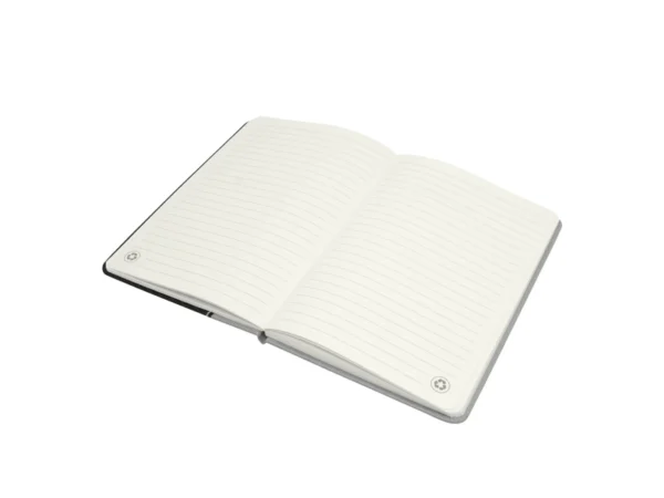 Libreta TREK bicolor con tapa rígida de poliuretano, portalápices elástico y encuadernación cosida.