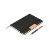 Set Bowil ejecutivo con libreta de RPET reciclado y bolígrafo de acero inoxidable en caja de regalo.
