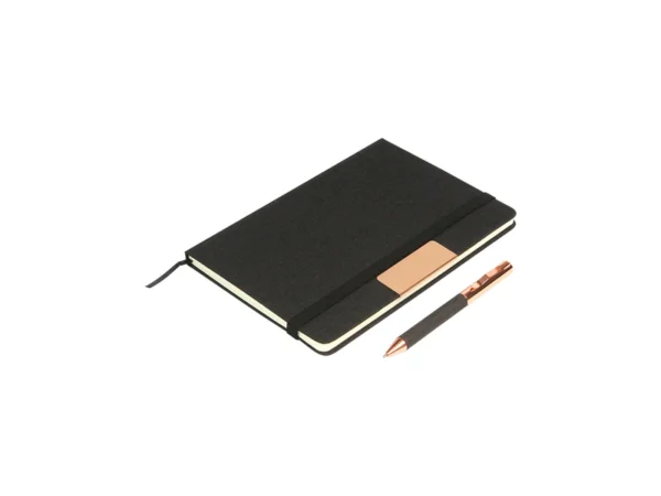Set Bowil ejecutivo con libreta de RPET reciclado y bolígrafo de acero inoxidable en caja de regalo.
