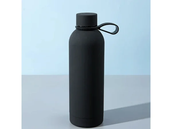 Termo Bonetero de 750 ml en acero inoxidable con acabado tipo rubber, doble pared al vacío y correa de silicón para transporte.