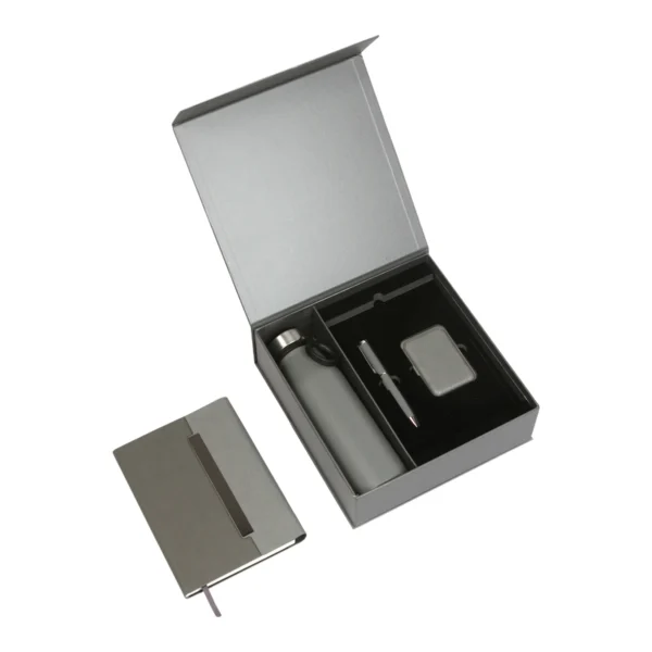 Set Belitsa con termo de acero inoxidable, libreta, bolígrafo y tarjetero de curpiel en caja de regalo corporativo.